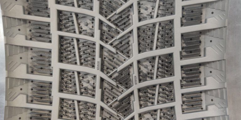 Tire mold with vent holes